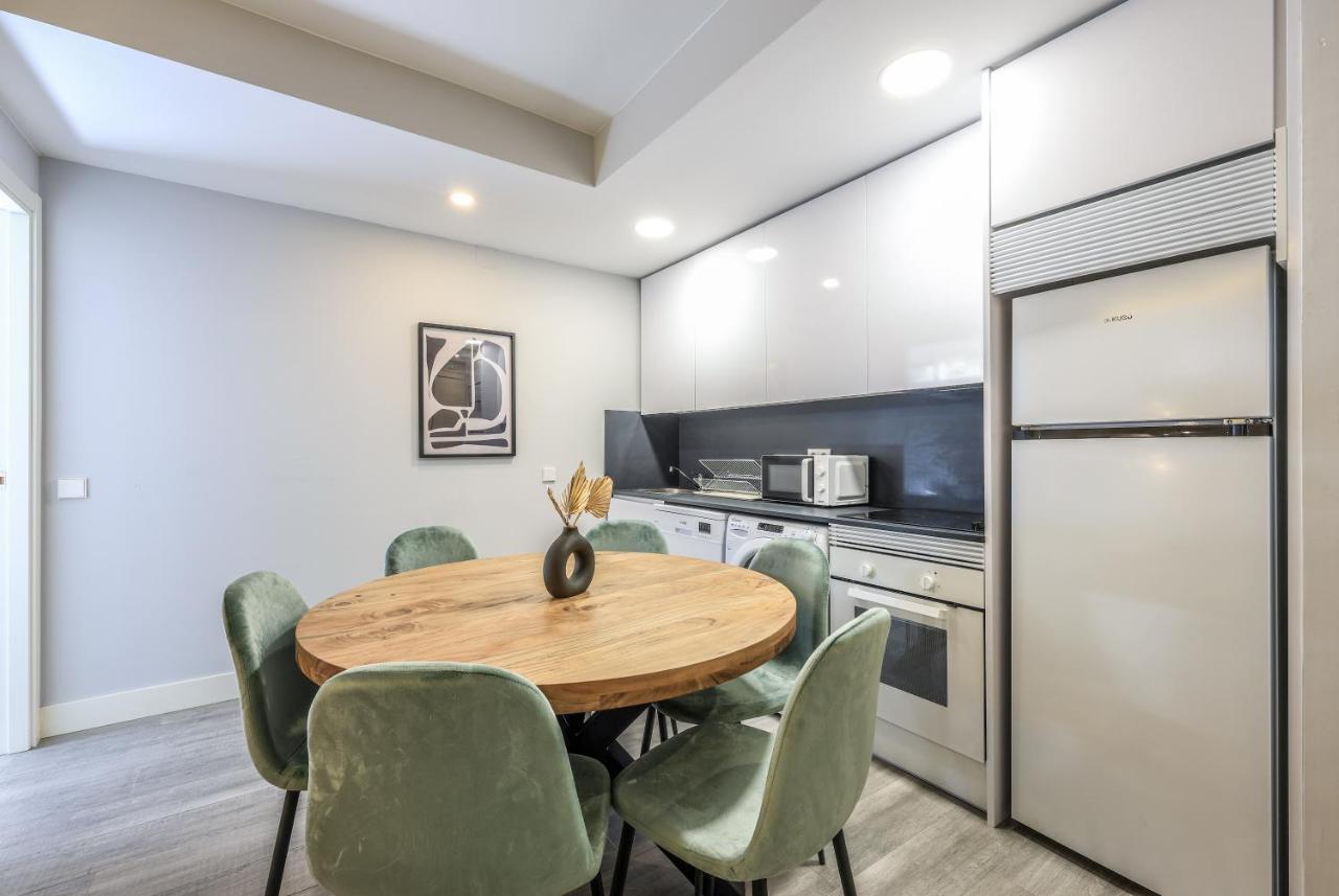 Apartamentos Reformados En Arturo Soria Madrid Extérieur photo
